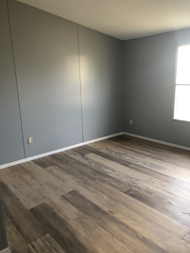Building Photo - Wendell 1