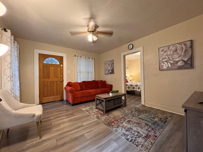 Building Photo - FULLY FURNISHED UNIT FOR RENT