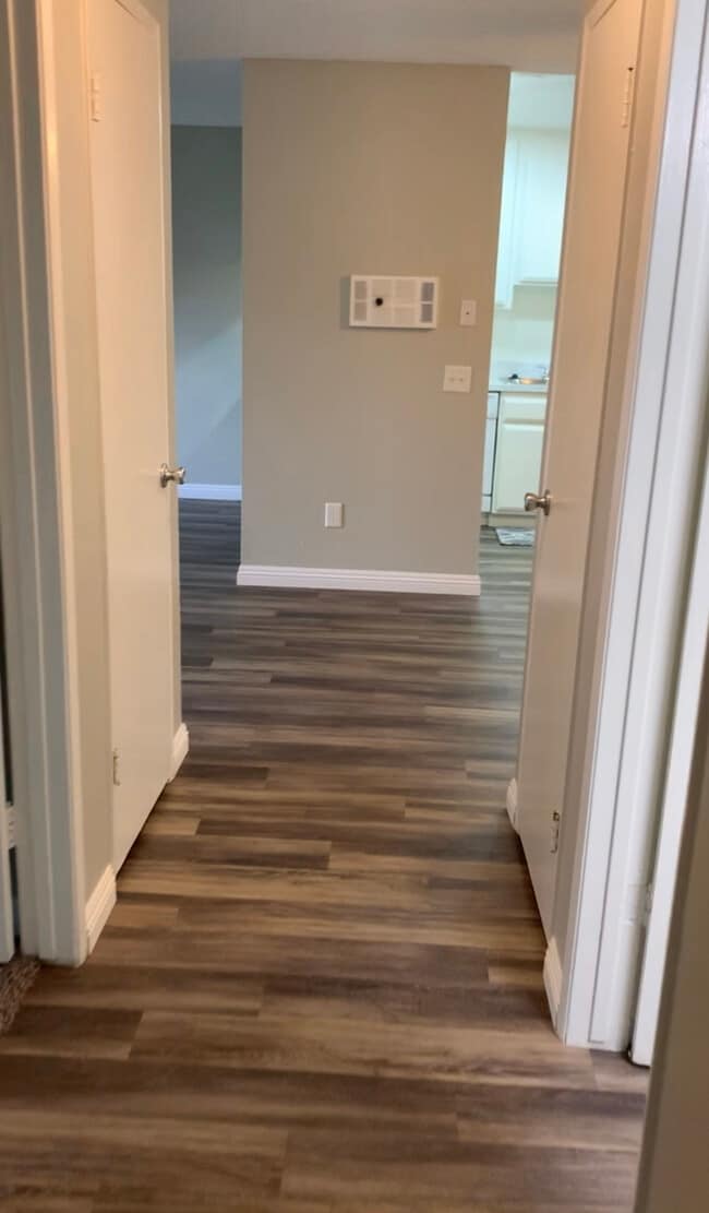 Building Photo - Walnut Park Apartments