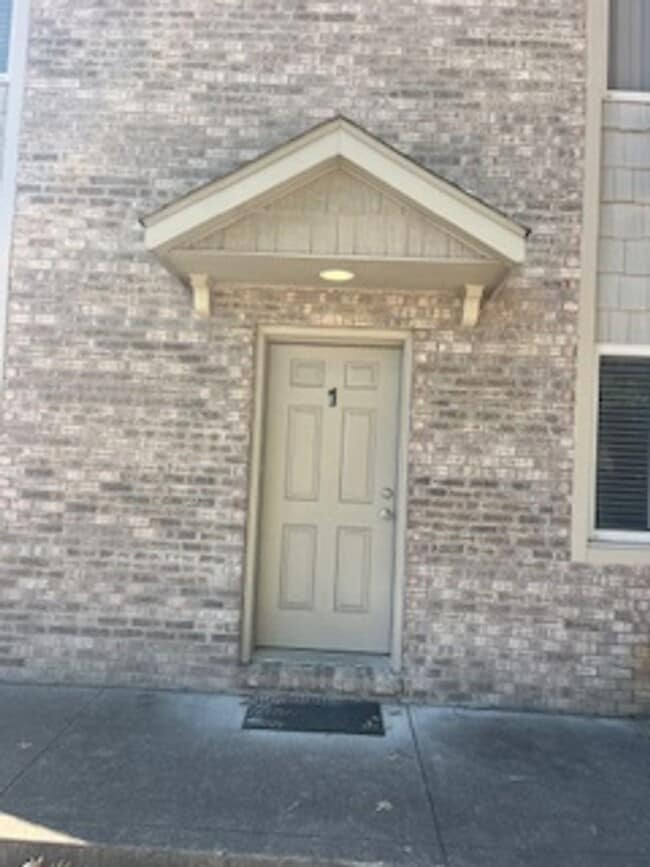 Building Photo - 6223 East Dr