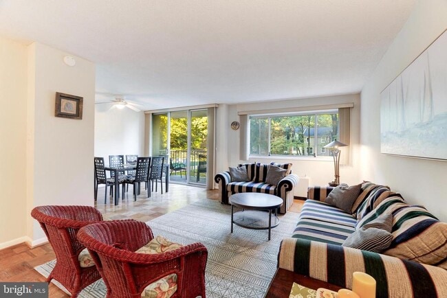 Foto del edificio - 2059 Huntington Ave