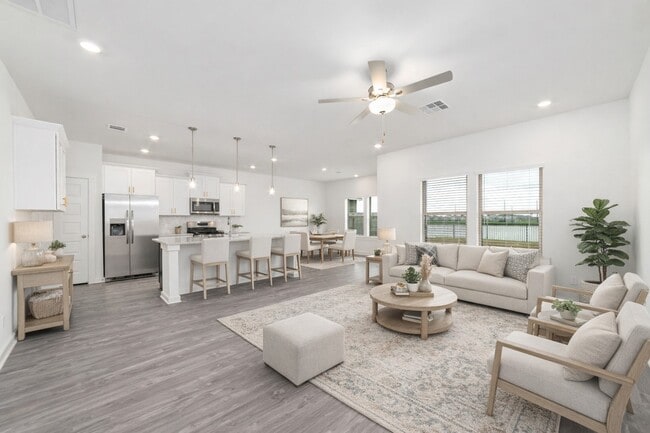 Building Photo - 1118 Elsinore Dr