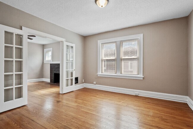 Foto del edificio - 4958 Walsh St