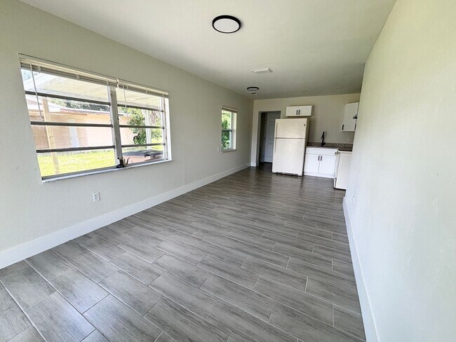 Foto del edificio - 559-561 Wood Ave