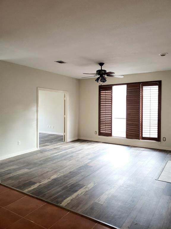 Foto del edificio - 2325 Havard Oak Dr