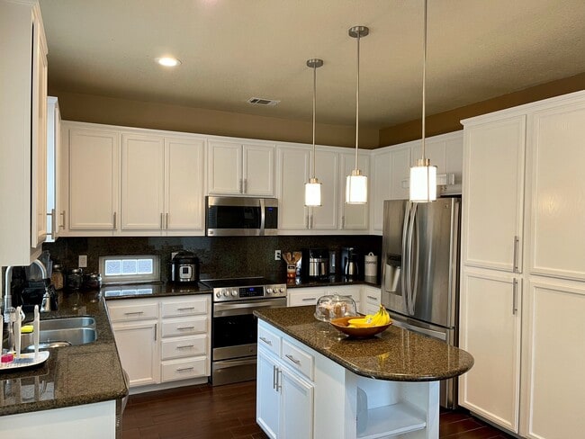 Foto del edificio - 1354 Gianna Ln