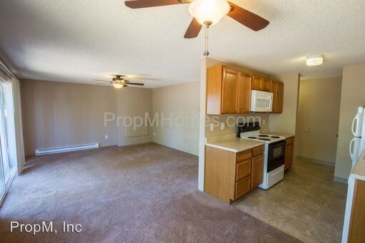 Primary Photo - 1569 N Manzanita St