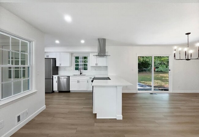 Foto del edificio - 3178 Rainbow Ridge Rd