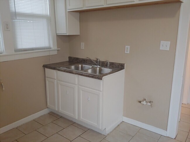 Building Photo - 4152 N 35th St