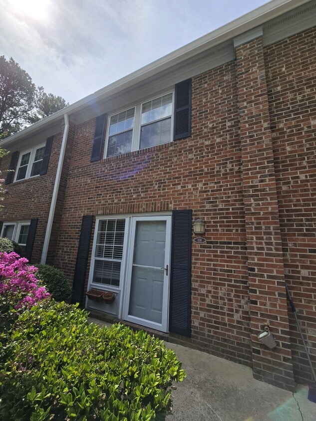 Photo - 118 Chaucer Ct (Carrboro, NC)