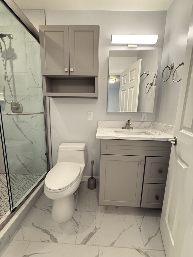 Foto del edificio - 145 Evergreen Way