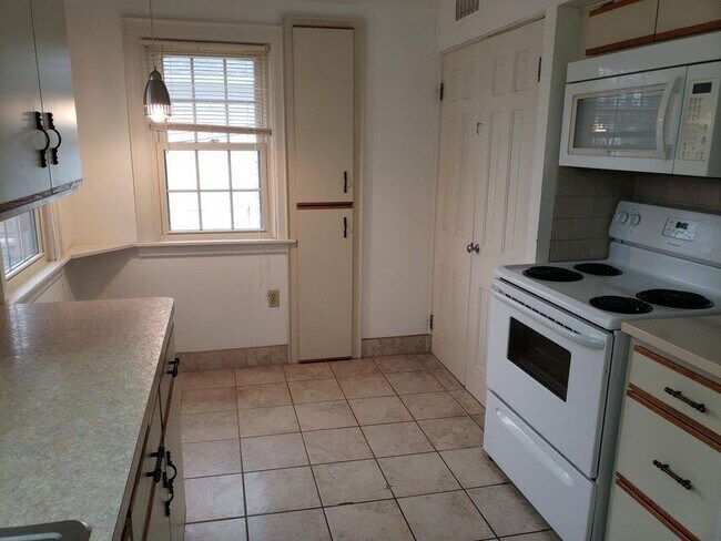Foto del edificio - 4451 N Marlborough Dr