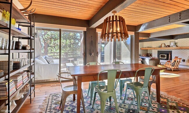 Foto del edificio - 3 br, 3 bath Triplex - 24206 Currant Drive