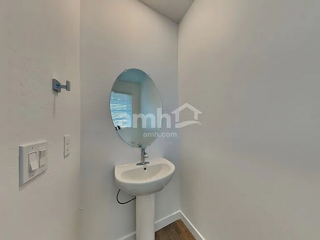 Foto del edificio - 18492 W Honeysuckle Dr