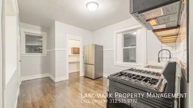 Foto del edificio - 1843-45 W 54th St-1845 -2W