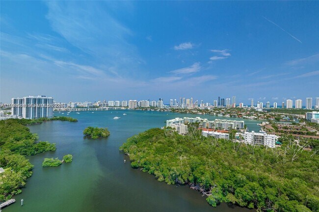 Foto del edificio - 16385 Biscayne Blvd