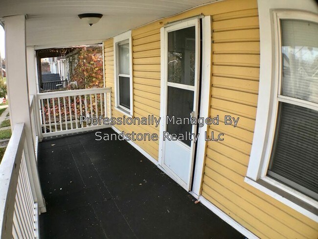 Building Photo - 2934 E 123rd St