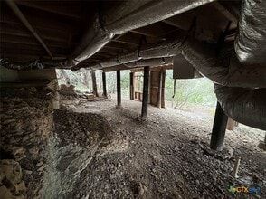 Building Photo - 827 Contour Dr