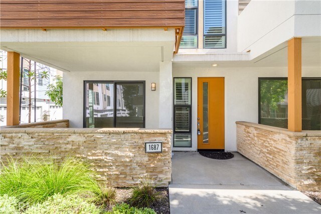 Building Photo - 1687 Topanga