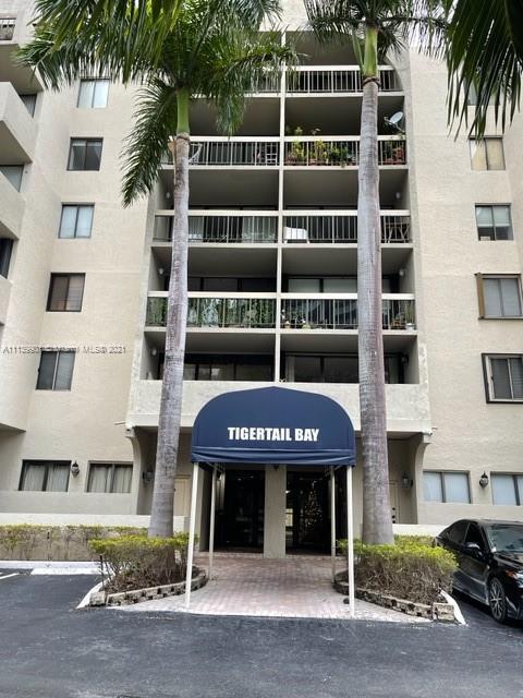 Foto principal - 2715 Tigertail Ave