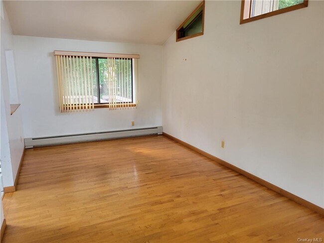 Building Photo - 10 Weiss Terrace