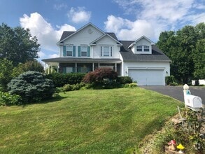 Building Photo - 107 Wheat Field Terrace