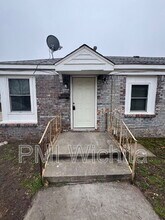 Building Photo - 820 S Water St