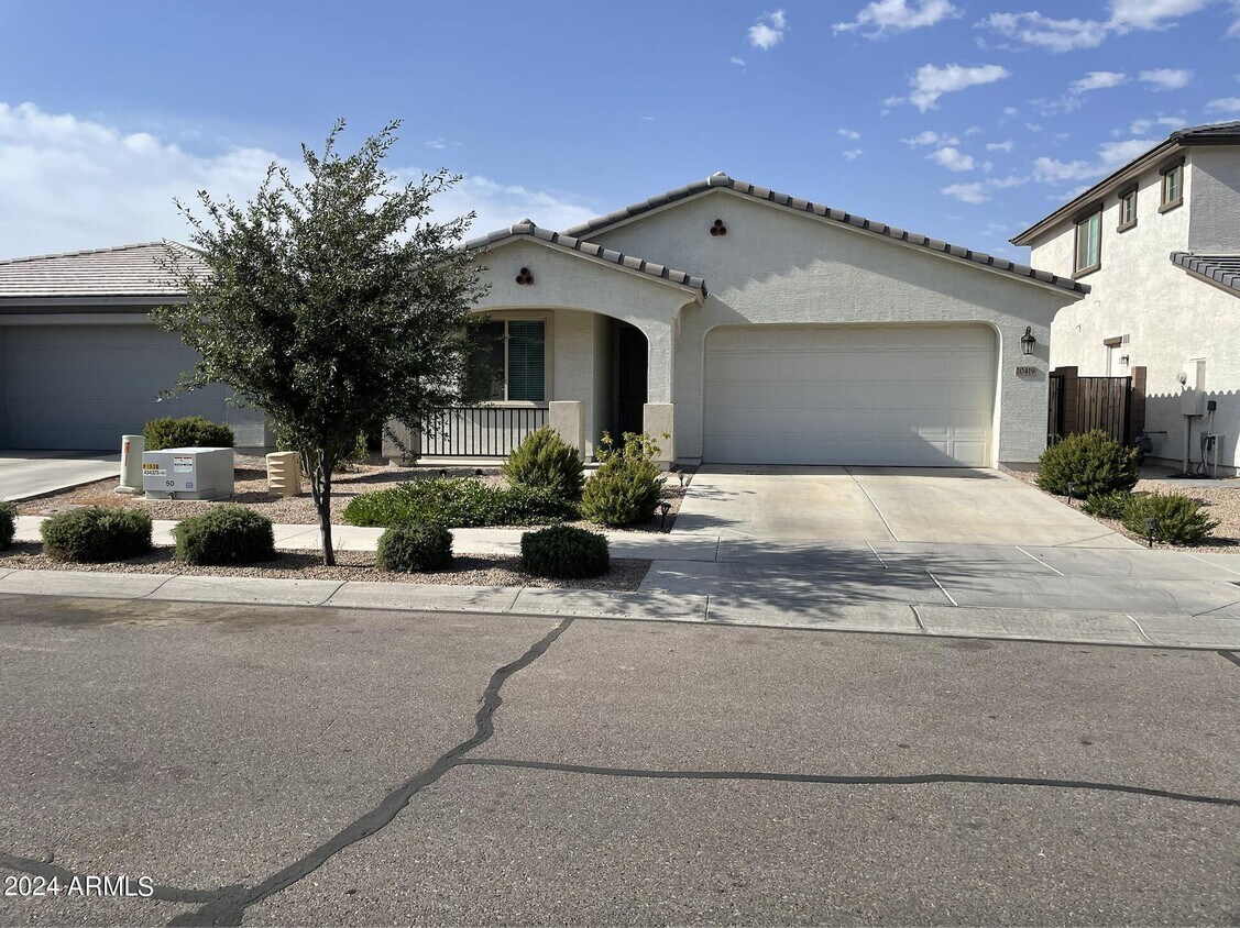 Foto del edificio - 20419 E Rosa Rd