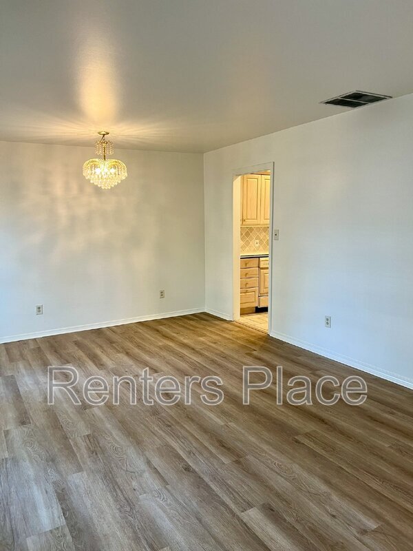 Building Photo - 5228 S Wheeling Ave