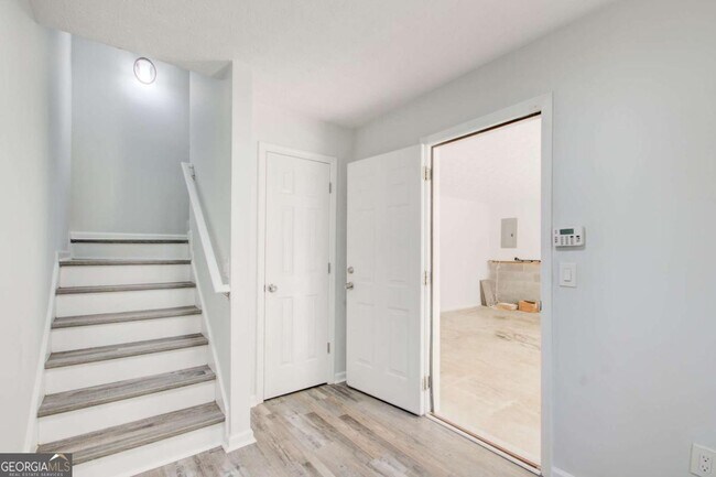 Foto del edificio - 2470 Stonegate Dr
