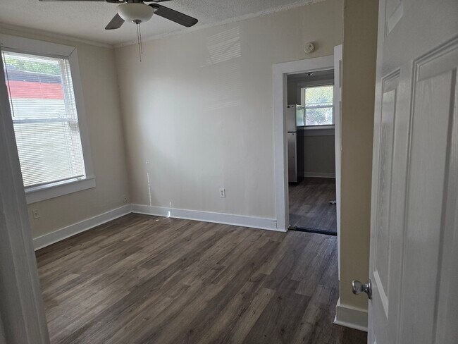 Foto del edificio - 1912 Leland St