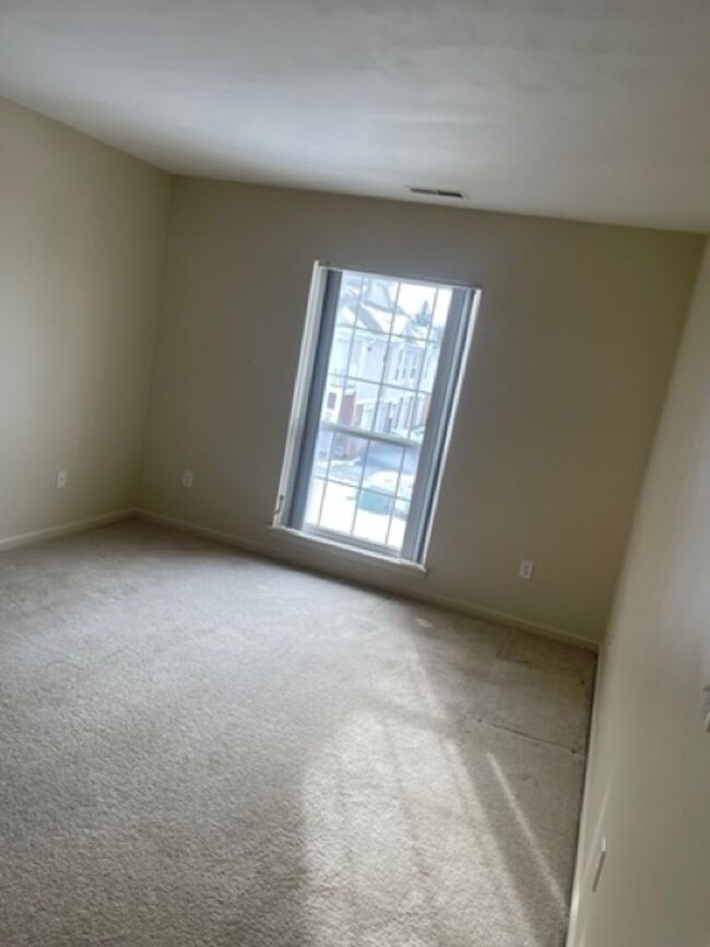 Building Photo - 2 BED 2 BATH NORTHVILLE CONDO WITH POOL AN...