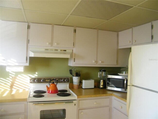 Foto del edificio - 1624 Stickney Point Rd