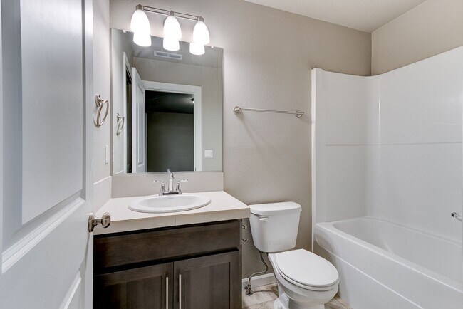 Foto del edificio - New Construction Great Location Book your tour today!!!