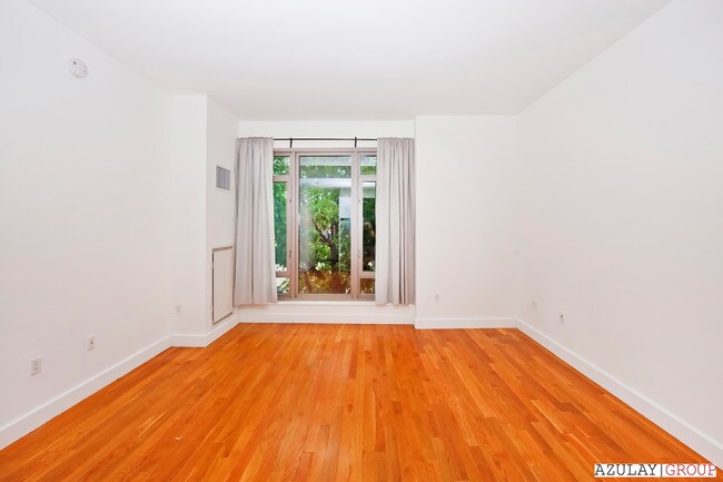 Building Photo - 1124 Bedford Ave