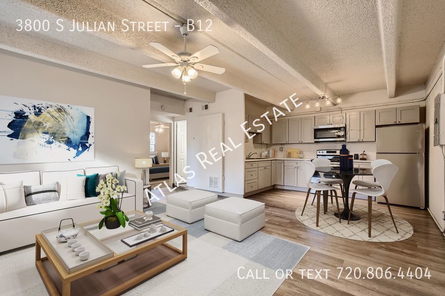 Primary Photo - Spacious and Renovated - 2bed/1bath - Minu...