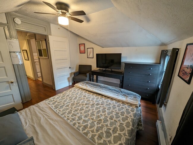 Foto del edificio - 3404 Baltimore Ave