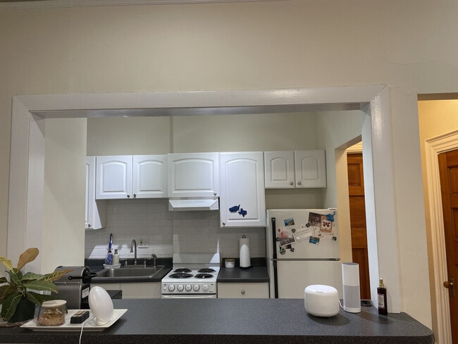 Building Photo - 465 Park Dr