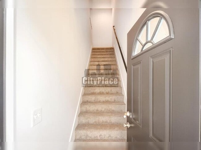 Building Photo - 1135 W 21st St