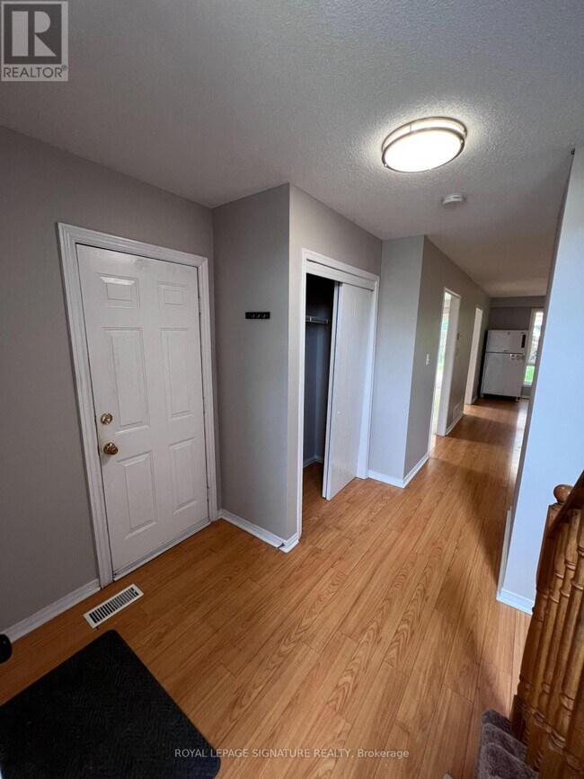 Photo du bâtiment - 1793 McGill Ct