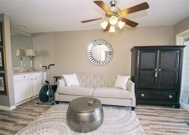 Foto del edificio - 18800 Egret Bay Blvd