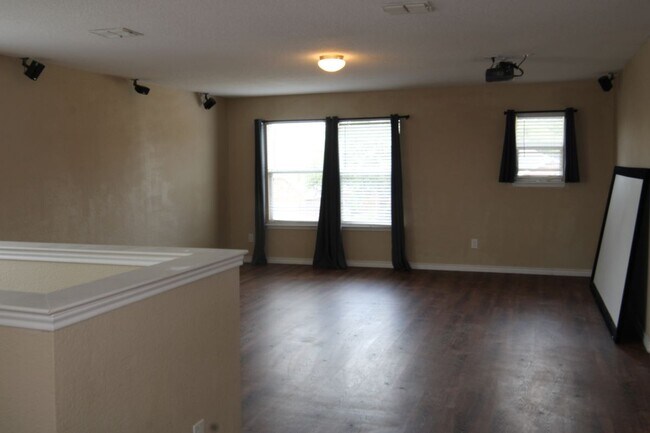 Foto del edificio - 2435 Castle Pines Dr