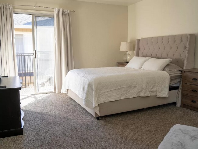 Foto del edificio - 1819 S Cherokee Ln