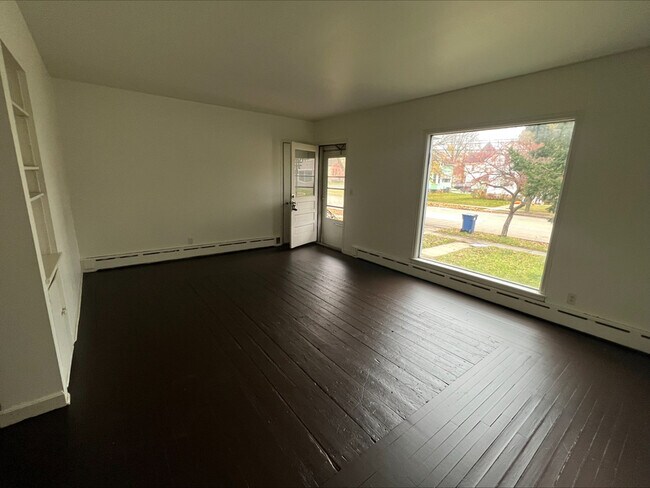 Building Photo - 60-62 Tayco St