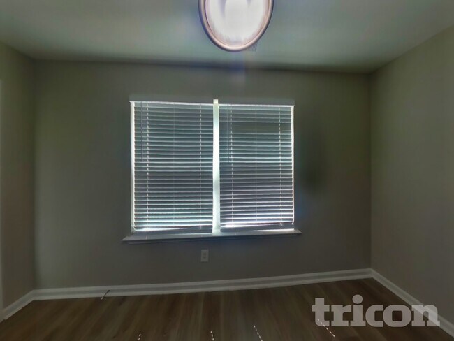 Foto del edificio - 355 Meadow Vista Ln