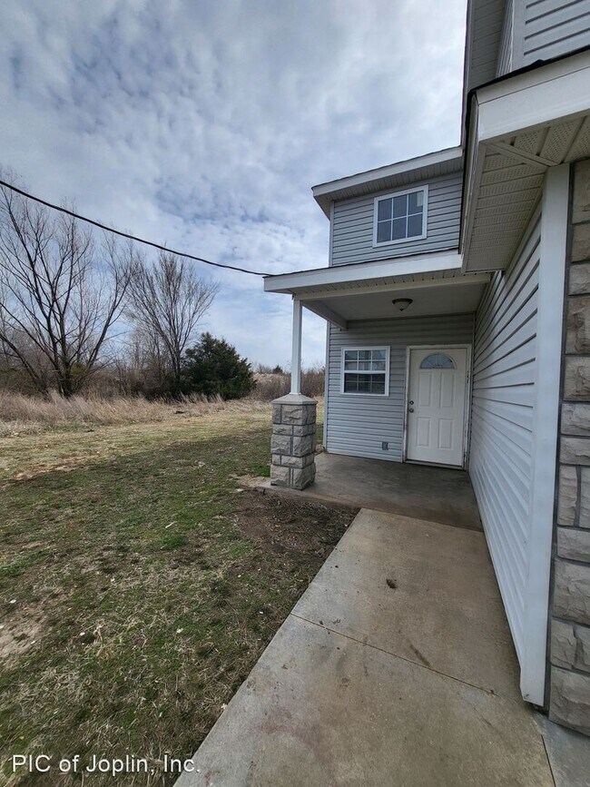 Building Photo - 3 br, 1.5 bath House - 1210 Cottonwood A