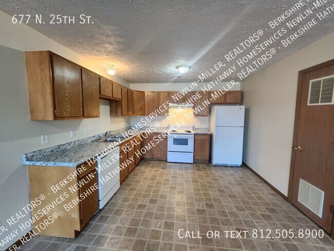 Foto del edificio - 1BR Upper Apartment on near eastside close...