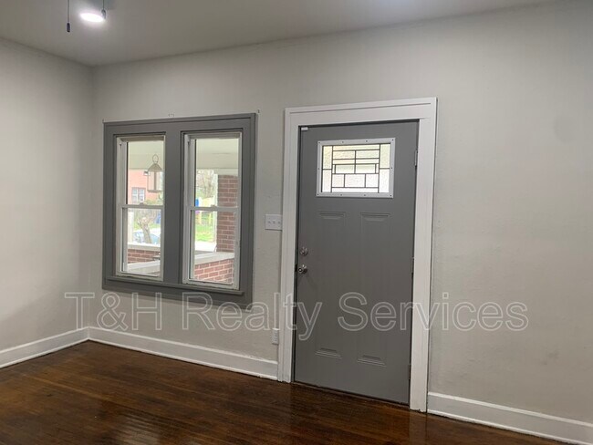 Foto del edificio - 3730 Salem St