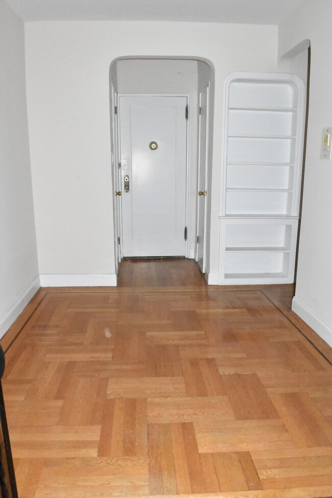 802 W 190th St, New York, NY 10040 Townhome Rentals in New York NY