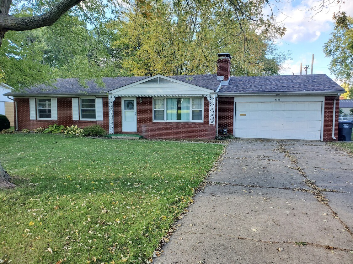 Primary Photo - 3328 Oakwood Dr
